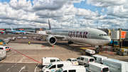 Qatar Airways Boeing 777-3DZ(ER) (A7-BAU) at  Amsterdam - Schiphol, Netherlands