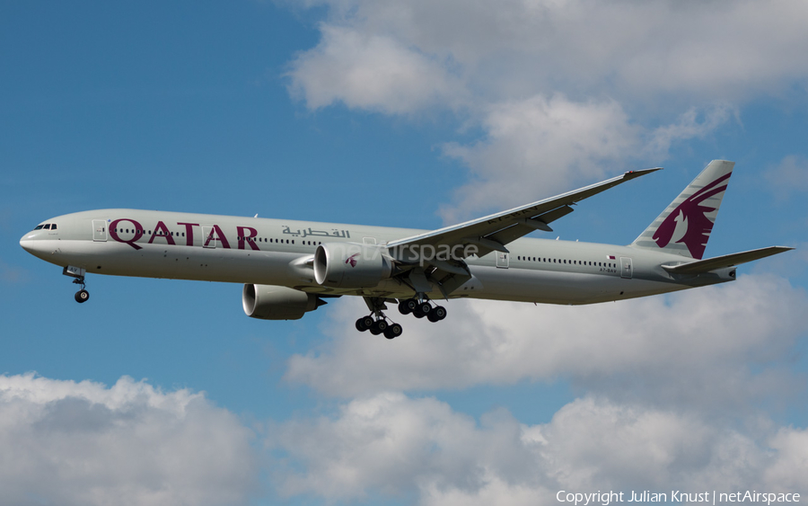 Qatar Airways Boeing 777-3DZ(ER) (A7-BAV) | Photo 105002