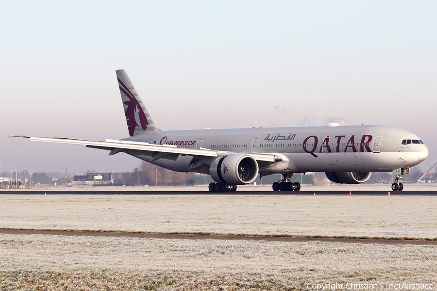 Qatar Airways Boeing 777-3DZ(ER) (A7-BAW) | Photo 541929