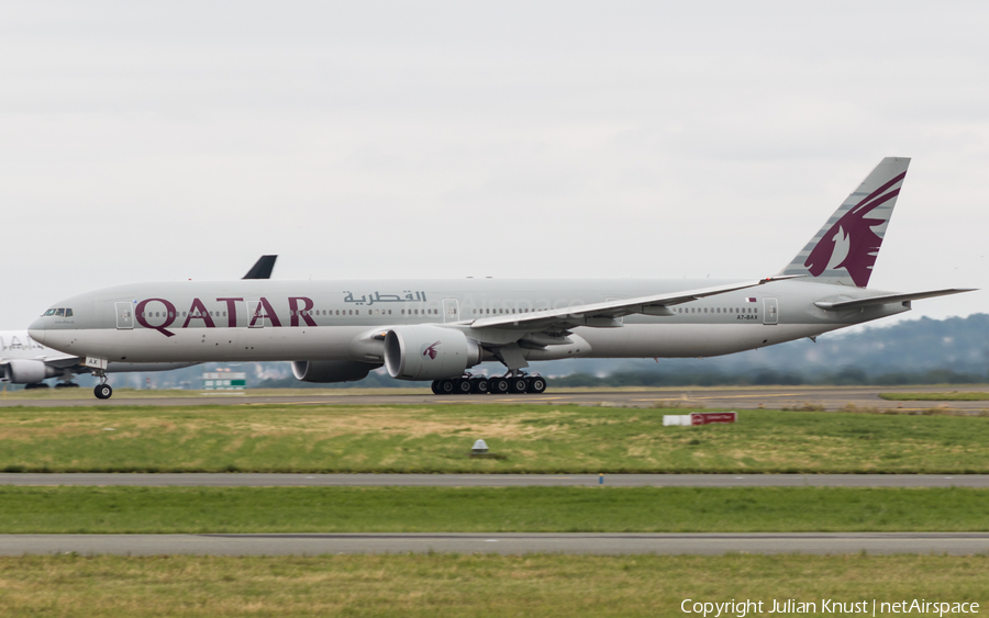 Qatar Airways Boeing 777-3DZ(ER) (A7-BAX) | Photo 116036
