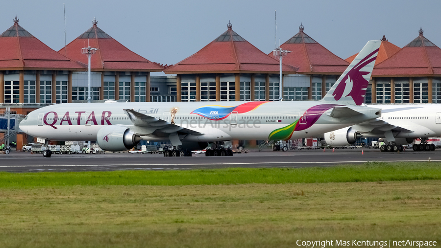 Qatar Airways Boeing 777-3DZ(ER) (A7-BAX) | Photo 528522