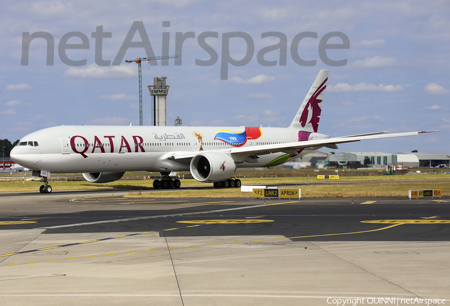 Qatar Airways Boeing 777-3DZ(ER) (A7-BAX) | Photo 251941