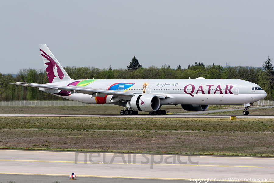 Qatar Airways Boeing 777-3DZ(ER) (A7-BAX) | Photo 314781
