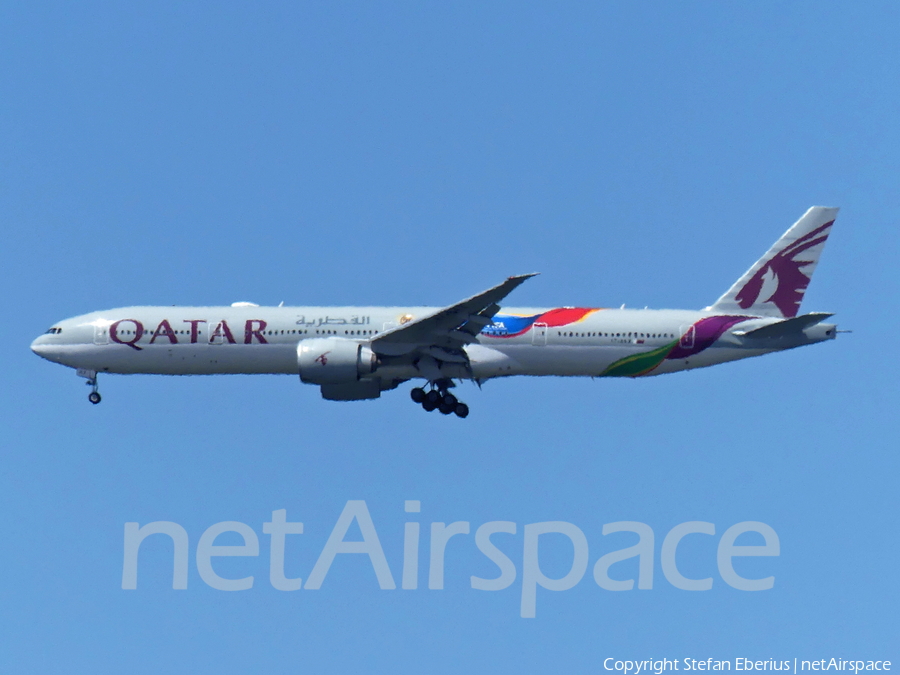 Qatar Airways Boeing 777-3DZ(ER) (A7-BAX) | Photo 516750