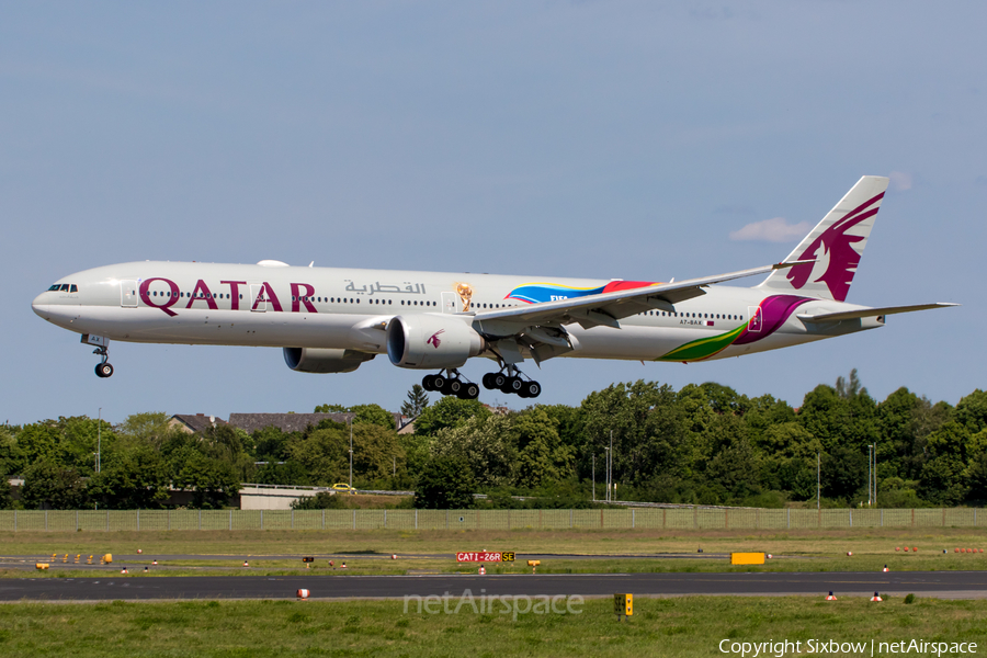 Qatar Airways Boeing 777-3DZ(ER) (A7-BAX) | Photo 324844