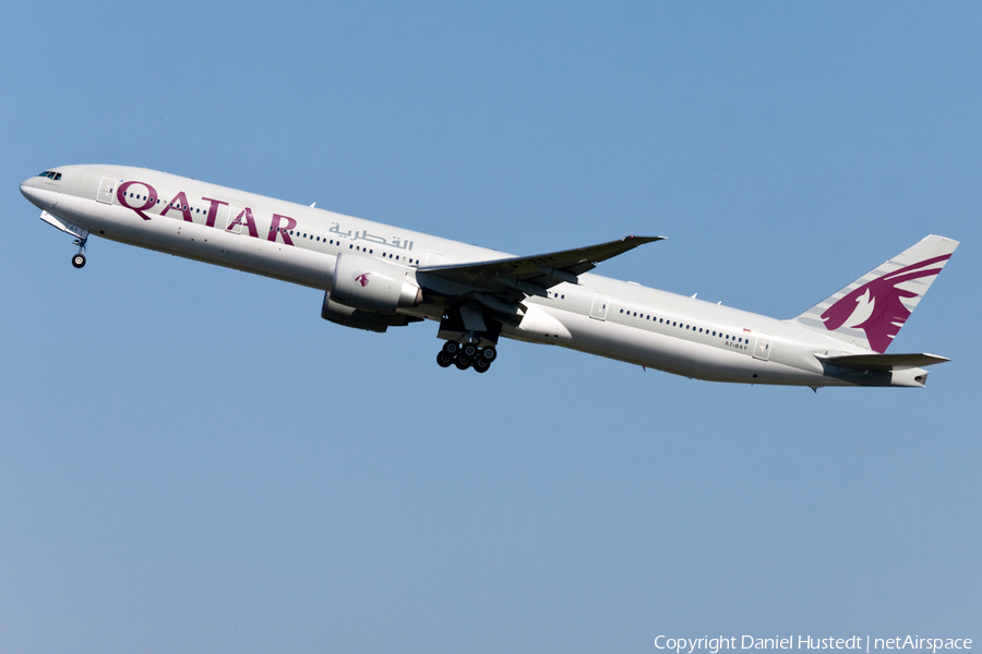 Qatar Airways Boeing 777-3DZ(ER) (A7-BAY) | Photo 479667