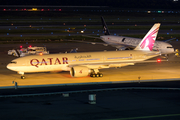 Qatar Airways Boeing 777-2DZ(LR) (A7-BBA) at  Houston - George Bush Intercontinental, United States