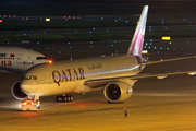 Qatar Airways Boeing 777-2DZ(LR) (A7-BBC) at  Houston - George Bush Intercontinental, United States