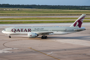 Qatar Airways Boeing 777-2DZ(LR) (A7-BBD) at  Houston - George Bush Intercontinental, United States