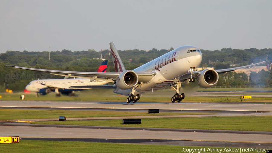 Qatar Airways Boeing 777-2DZ(LR) (A7-BBF) | Photo 156826