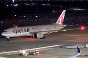 Qatar Airways Boeing 777-2DZ(LR) (A7-BBH) at  Houston - George Bush Intercontinental, United States