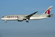 Qatar Airways Boeing 787-8 Dreamliner (A7-BCB) at  London - Heathrow, United Kingdom