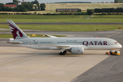 Qatar Airways Boeing 787-8 Dreamliner (A7-BCF) at  Vienna - Schwechat, Austria