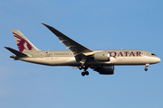 Qatar Airways Boeing 787-8 Dreamliner (A7-BCL) at  London - Heathrow, United Kingdom
