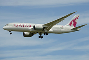 Qatar Airways Boeing 787-8 Dreamliner (A7-BCL) at  London - Heathrow, United Kingdom