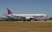 Qatar Airways Boeing 787-8 Dreamliner (A7-BCW) at  Manchester - International (Ringway), United Kingdom