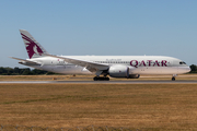 Qatar Airways Boeing 787-8 Dreamliner (A7-BCW) at  Manchester - International (Ringway), United Kingdom