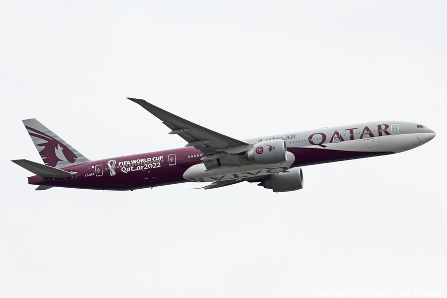 Qatar Airways Boeing 777-3DZ(ER) (A7-BEB) | Photo 441012