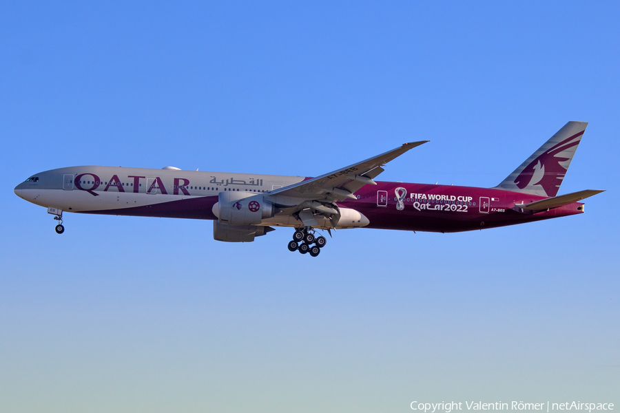 Qatar Airways Boeing 777-3DZ(ER) (A7-BEB) | Photo 510444
