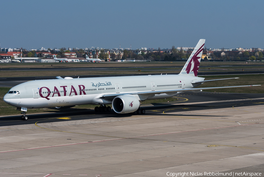 Qatar Airways Boeing 777-3DZ(ER) (A7-BEB) | Photo 310372