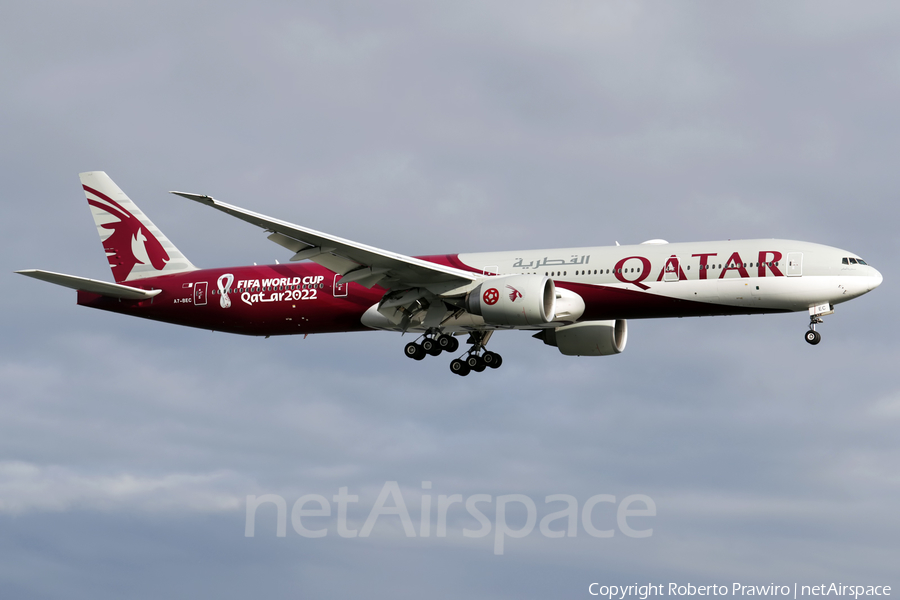 Qatar Airways Boeing 777-3DZ(ER) (A7-BEC) | Photo 520090