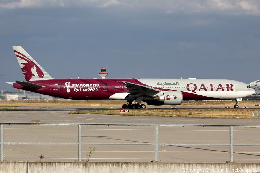 Qatar Airways Boeing 777-3DZ(ER) (A7-BEC) | Photo 519732