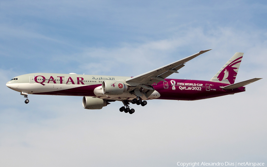 Qatar Airways Boeing 777-3DZ(ER) (A7-BEC) | Photo 519217