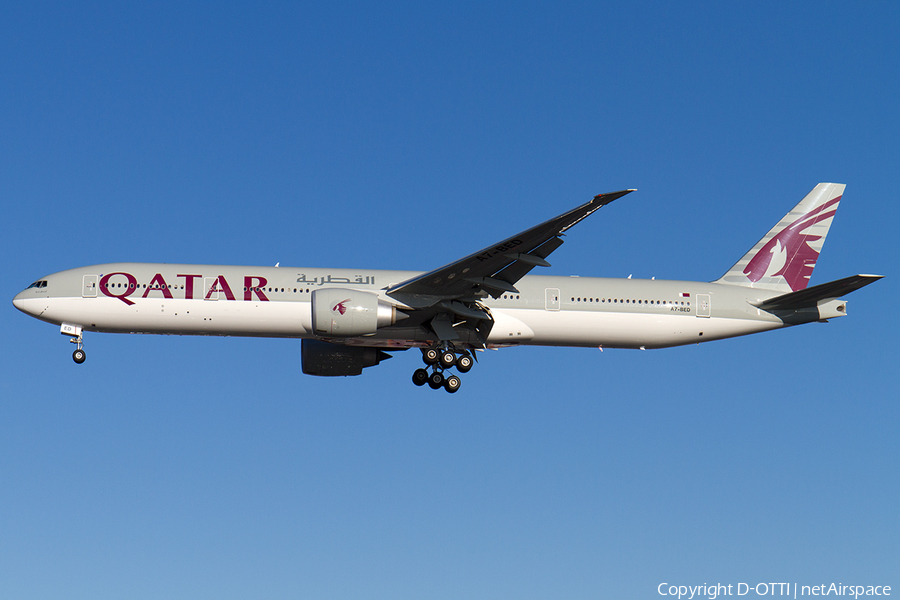 Qatar Airways Boeing 777-3DZ(ER) (A7-BED) | Photo 524854