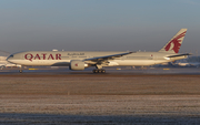 Qatar Airways Boeing 777-3DZ(ER) (A7-BED) at  Munich, Germany