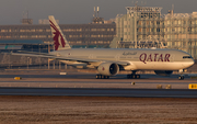 Qatar Airways Boeing 777-3DZ(ER) (A7-BED) at  Munich, Germany