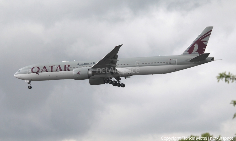 Qatar Airways Boeing 777-3DZ(ER) (A7-BED) | Photo 435088