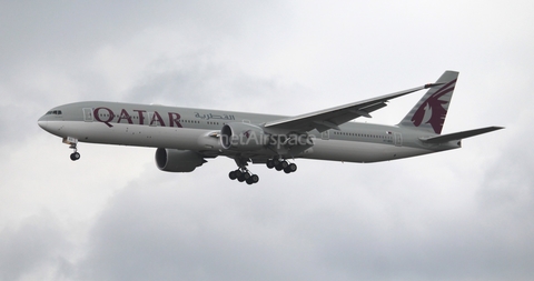 Qatar Airways Boeing 777-3DZ(ER) (A7-BED) at  Chicago - O'Hare International, United States