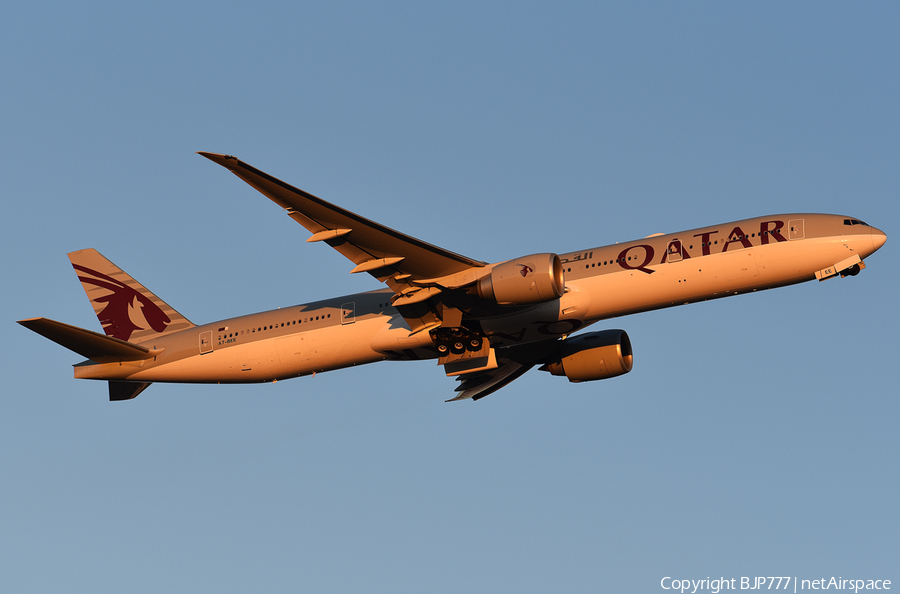 Qatar Airways Boeing 777-3DZ(ER) (A7-BEE) | Photo 292342