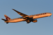 Qatar Airways Boeing 777-3DZ(ER) (A7-BEE) at  Dallas/Ft. Worth - International, United States