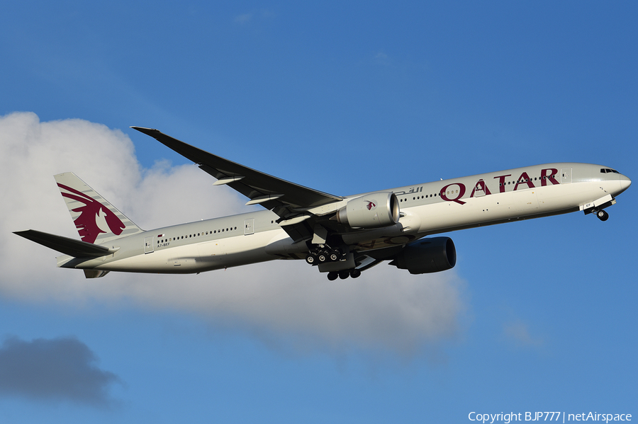 Qatar Airways Boeing 777-3DZ(ER) (A7-BEF) | Photo 267545