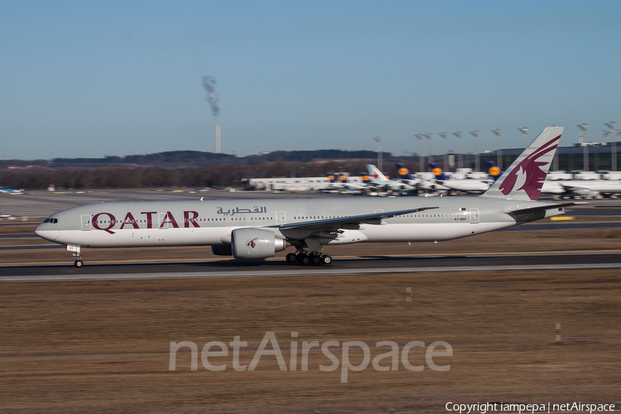 Qatar Airways Boeing 777-3DZ(ER) (A7-BEF) | Photo 144444