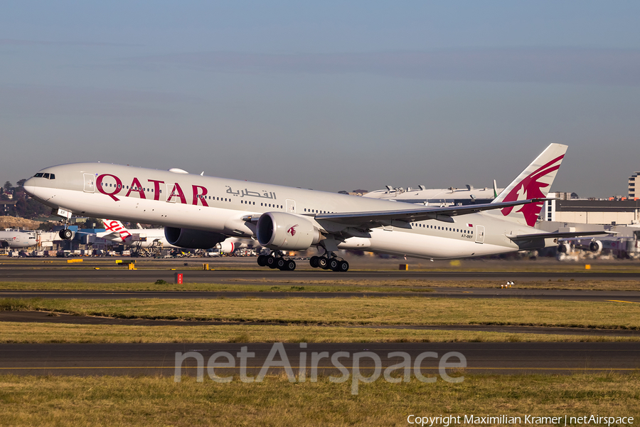 Qatar Airways Boeing 777-3DZ(ER) (A7-BEF) | Photo 390146