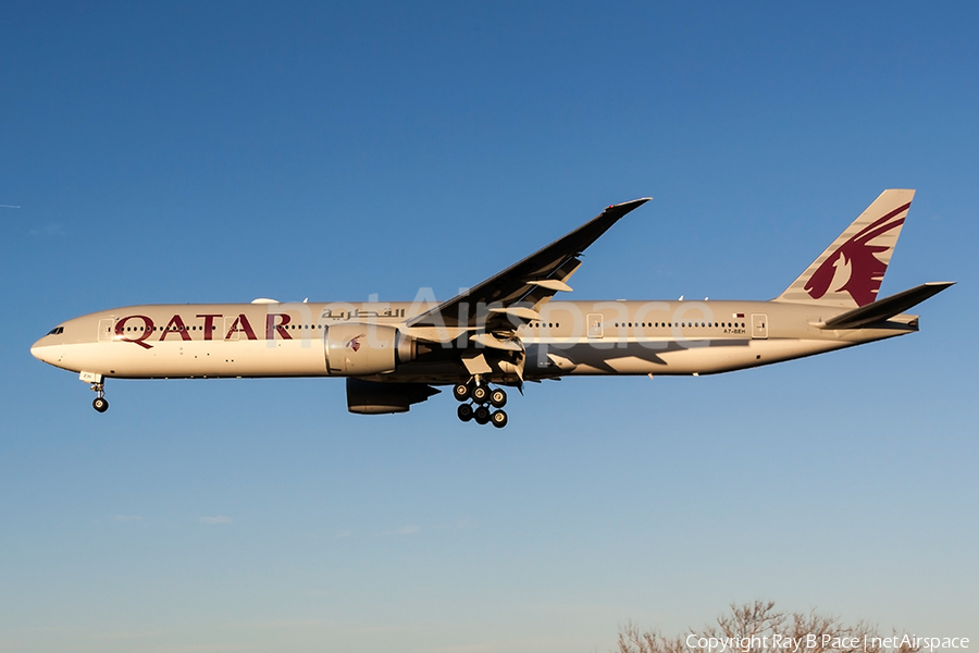 Qatar Airways Boeing 777-3DZ(ER) (A7-BEH) | Photo 438036