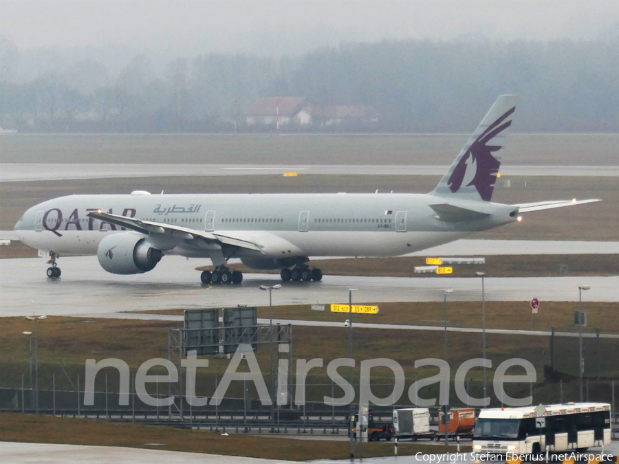 Qatar Airways Boeing 777-3DZ(ER) (A7-BEJ) | Photo 364421