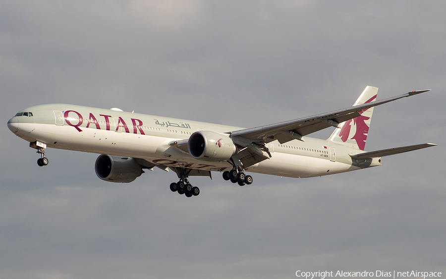 Qatar Airways Boeing 777-3DZ(ER) (A7-BEK) | Photo 519535