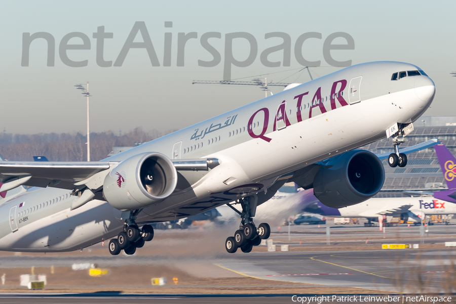 Qatar Airways Boeing 777-3DZ(ER) (A7-BEK) | Photo 296248