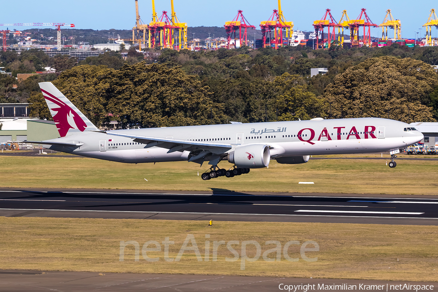 Qatar Airways Boeing 777-3DZ(ER) (A7-BEM) | Photo 390878