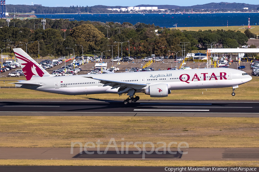 Qatar Airways Boeing 777-3DZ(ER) (A7-BEM) | Photo 390879