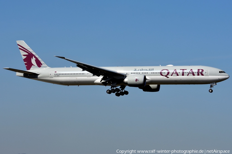 Qatar Airways Boeing 777-3DZ(ER) (A7-BEN) | Photo 507170
