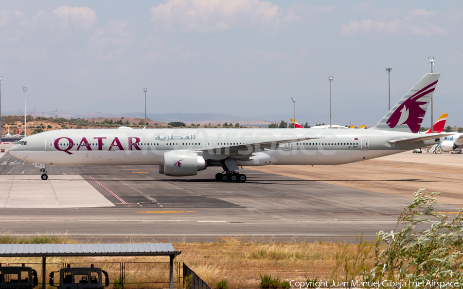 Qatar Airways Boeing 777-3DZ(ER) (A7-BEP) | Photo 392284