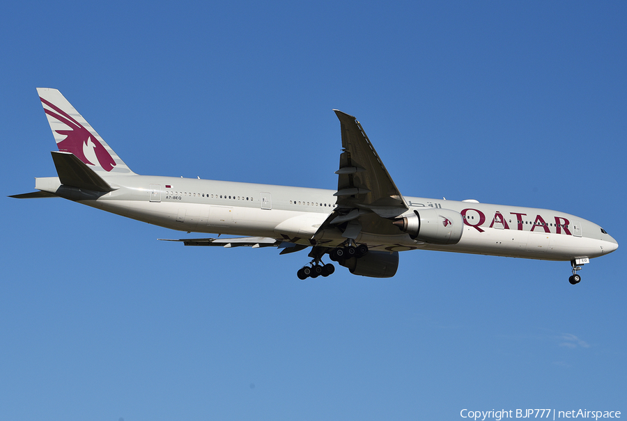 Qatar Airways Boeing 777-3DZ(ER) (A7-BEQ) | Photo 383747