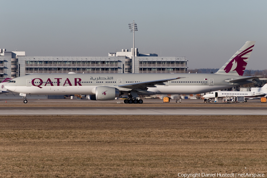 Qatar Airways Boeing 777-3DZ(ER) (A7-BEU) | Photo 416997