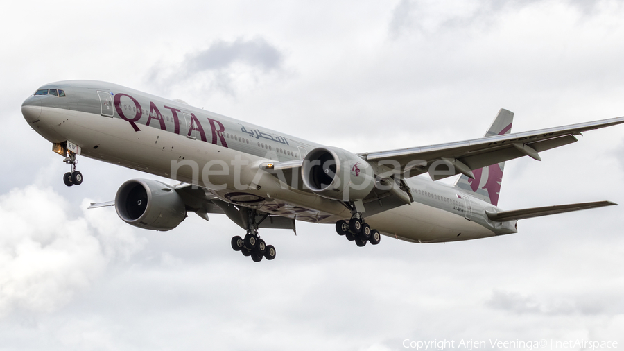 Qatar Airways Boeing 777-3DZ(ER) (A7-BEW) | Photo 380422