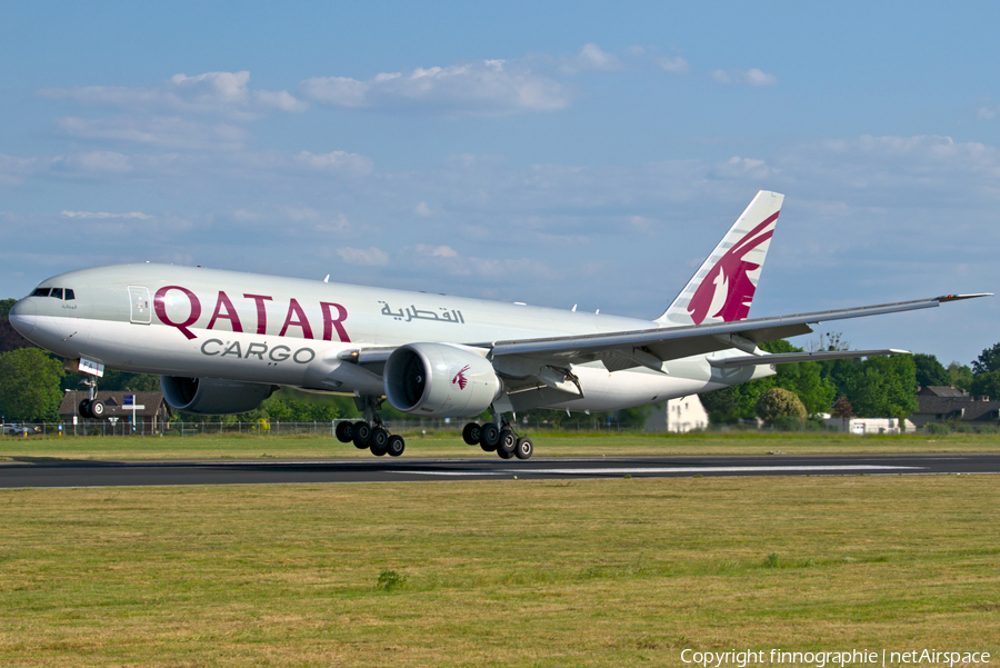 Qatar Airways Cargo Boeing 777-FDZ (A7-BFA) | Photo 420070