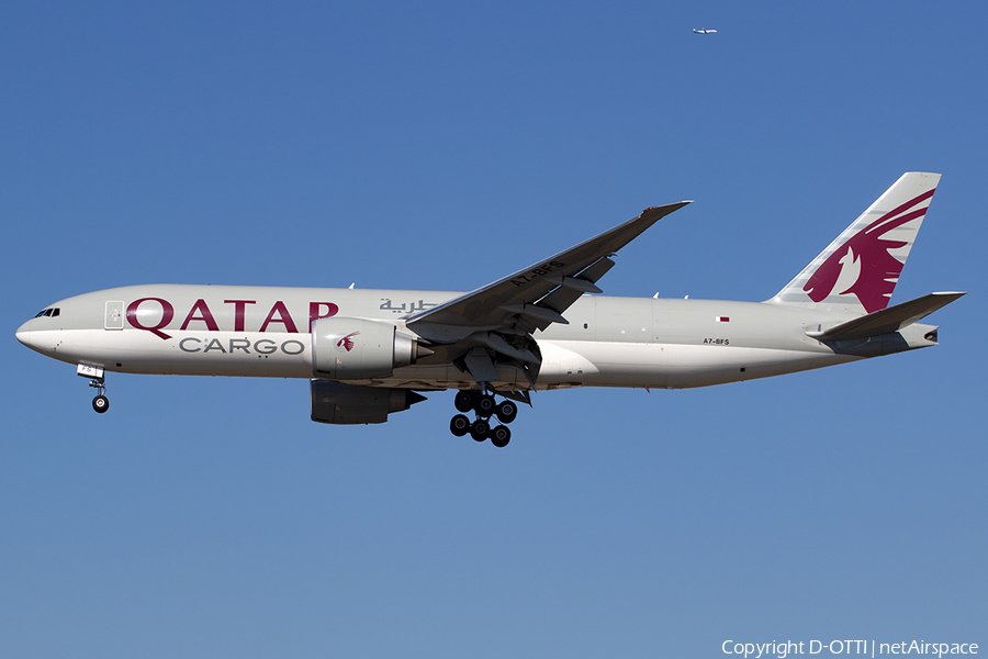 Qatar Airways Cargo Boeing 777-FDZ (A7-BFS) | Photo 543107